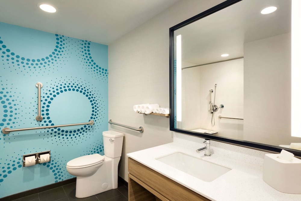 tru by hilton york