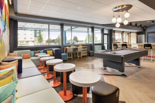 tru by hilton meridian boise west id