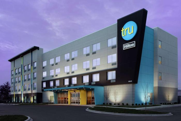 tru by hilton louisville east