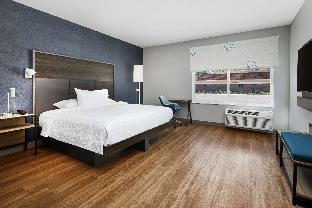 tru by hilton savannah midtown ga