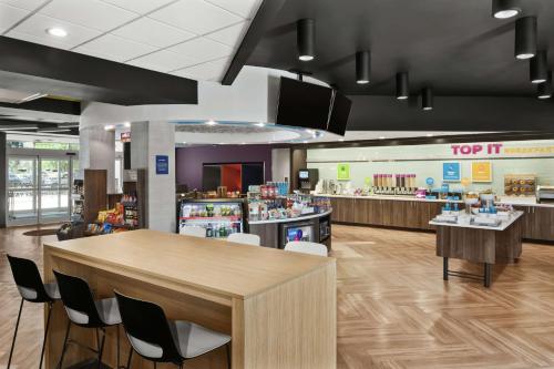 tru by hilton savannah midtown ga