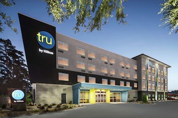 tru by hilton savannah midtown ga
