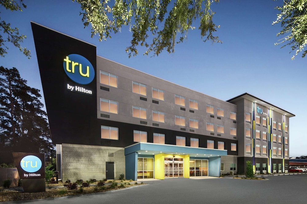 tru by hilton savannah midtown ga