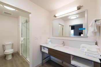 hampton inn and suites walterboro