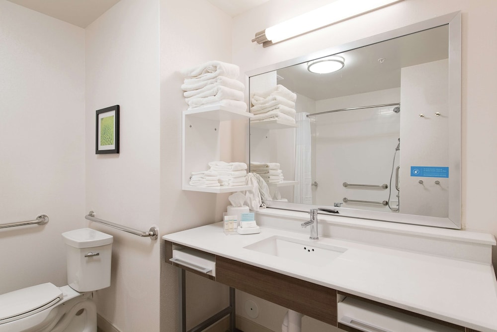 hampton inn and suites walterboro