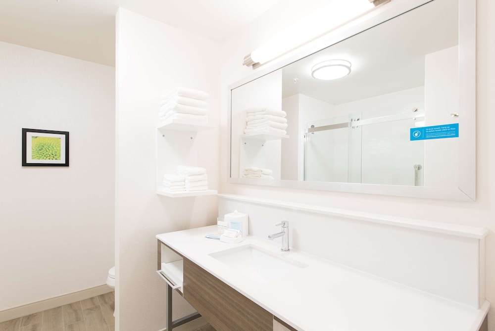 hampton inn and suites walterboro