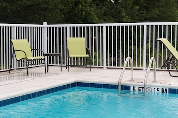 hampton inn and suites walterboro