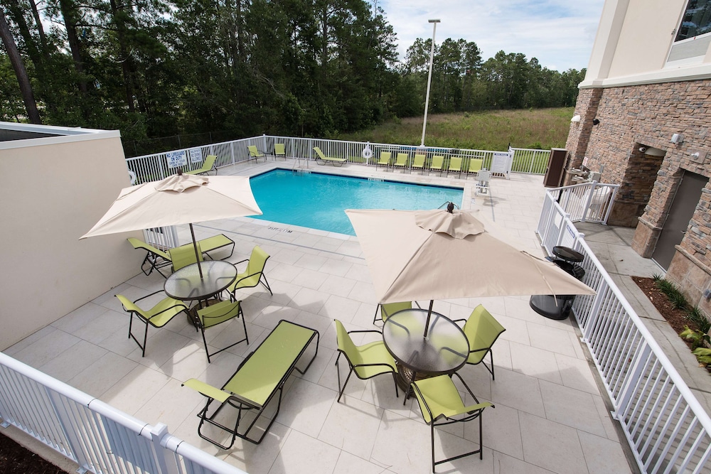 hampton inn and suites walterboro