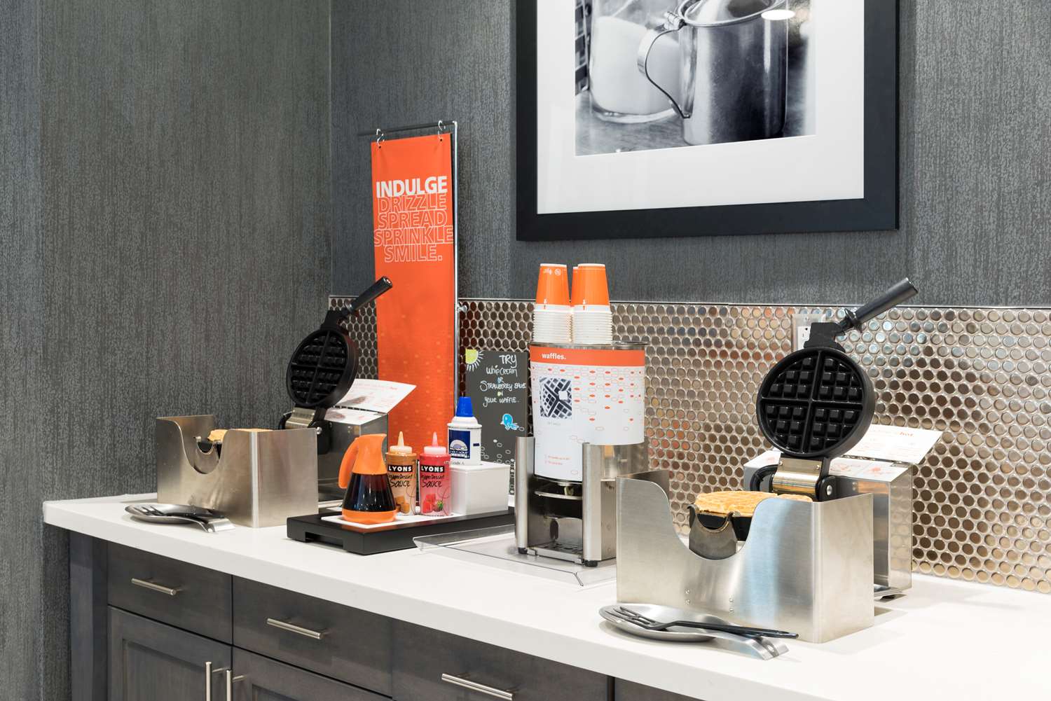 hampton inn and suites indianapolis keystone