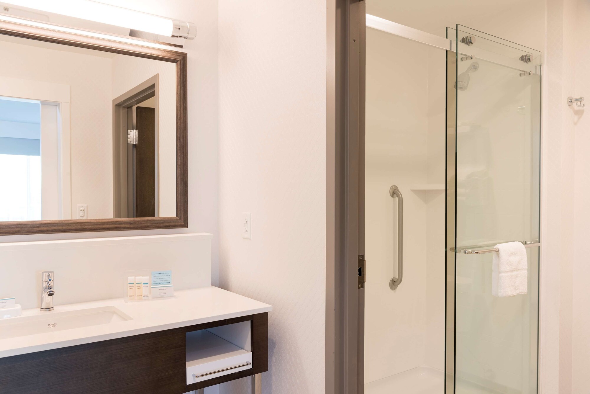 hampton inn and suites indianapolis keystone