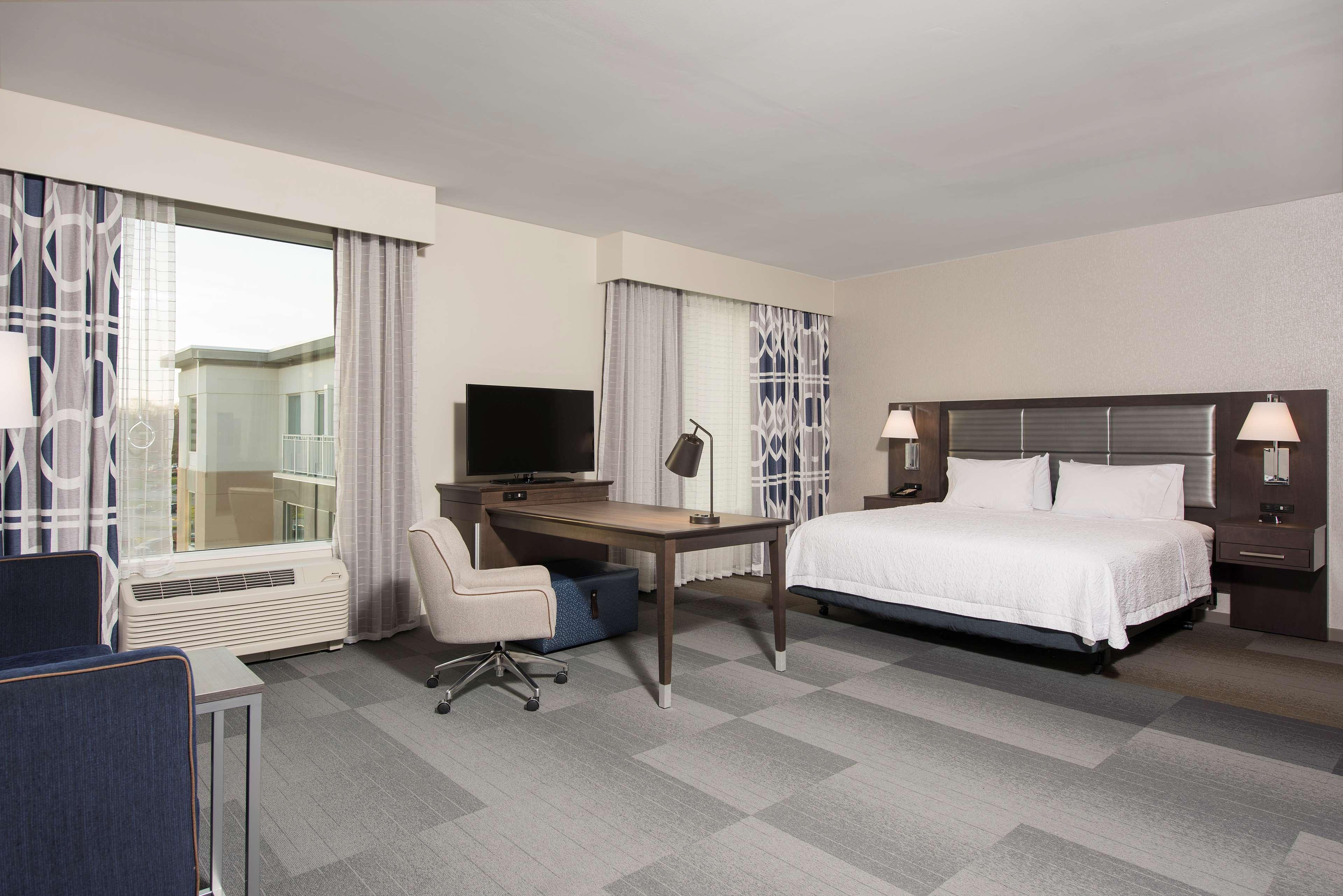 hampton inn and suites indianapolis keystone