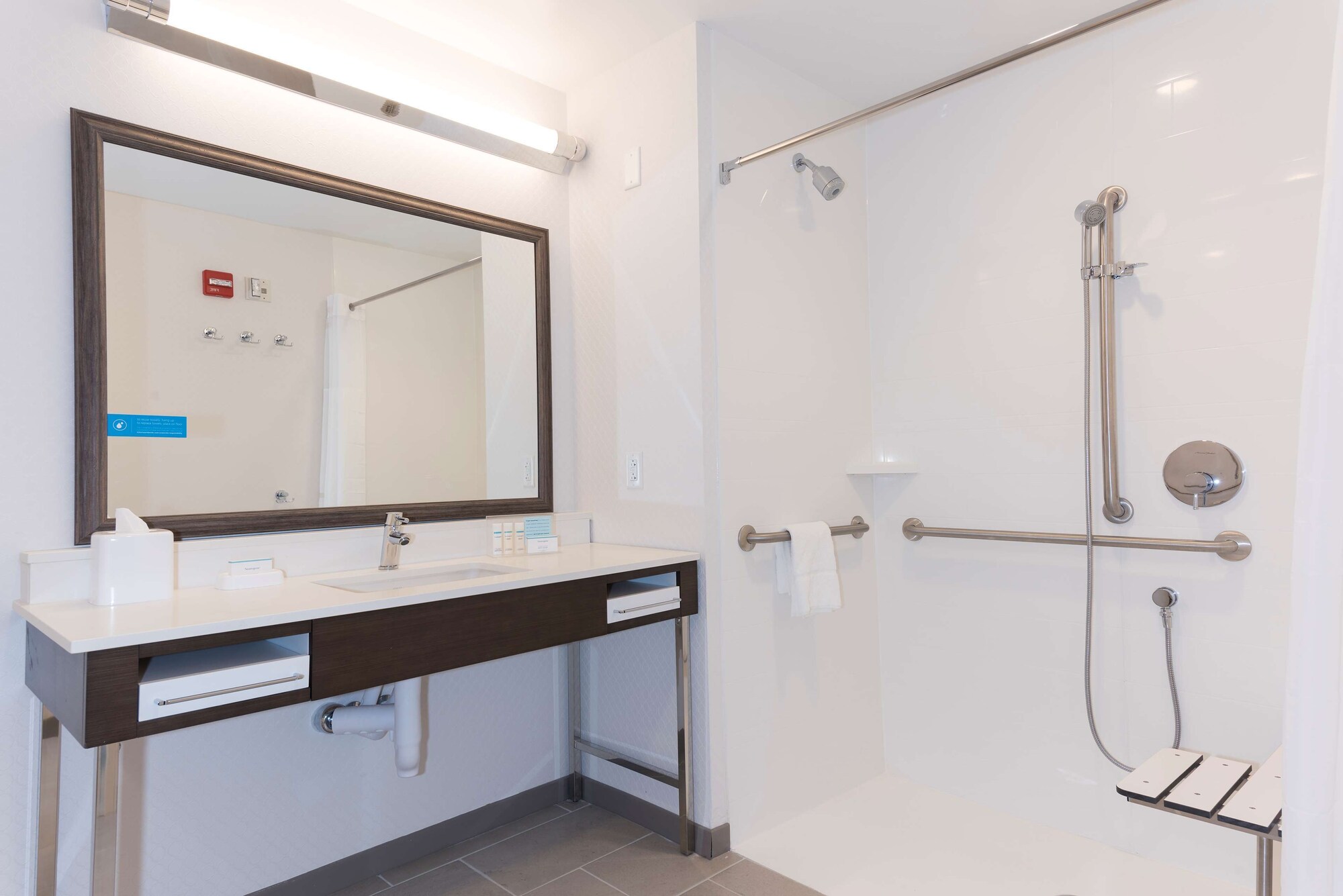 hampton inn and suites indianapolis keystone