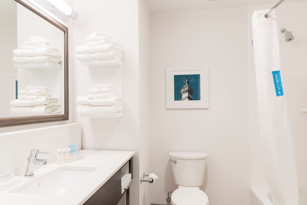 hampton inn and suites indianapolis keystone