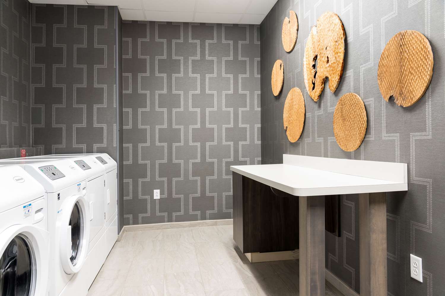 hampton inn and suites indianapolis keystone