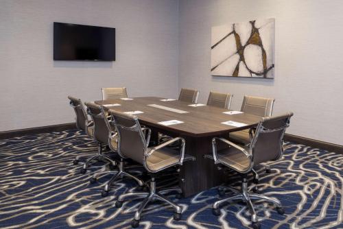 hampton inn and suites indianapolis keystone