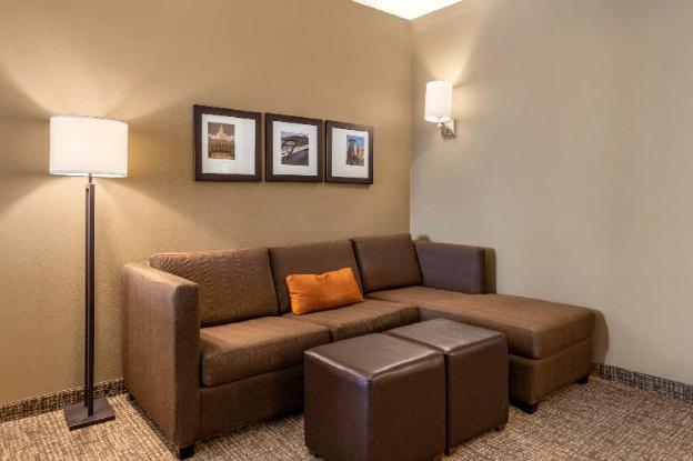 comfort suites kyle