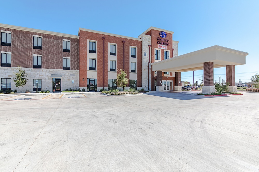 comfort suites kyle