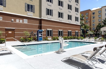 Candlewood Suites Miami Exec Airport - Kendall By Ihg,Downtown Miami>>Country Walk,3 star