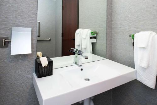 joinery hotel pittsburgh curio collection by hilton