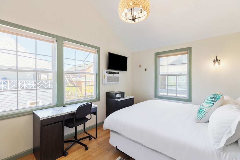 the palms hotel fire island