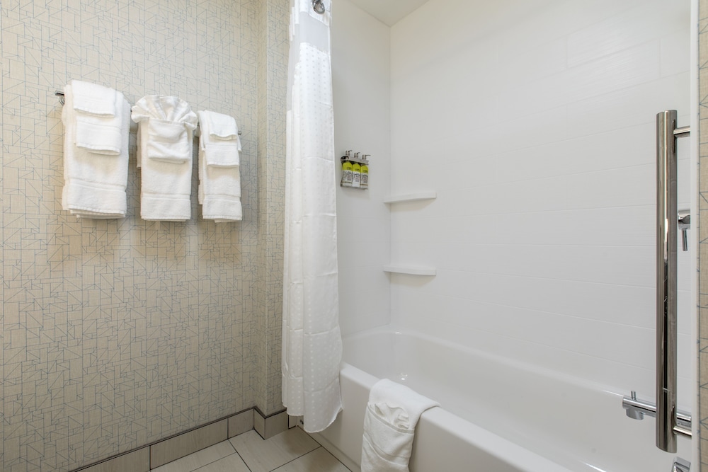 holiday inn express and suites greenville s piedmont by ihg