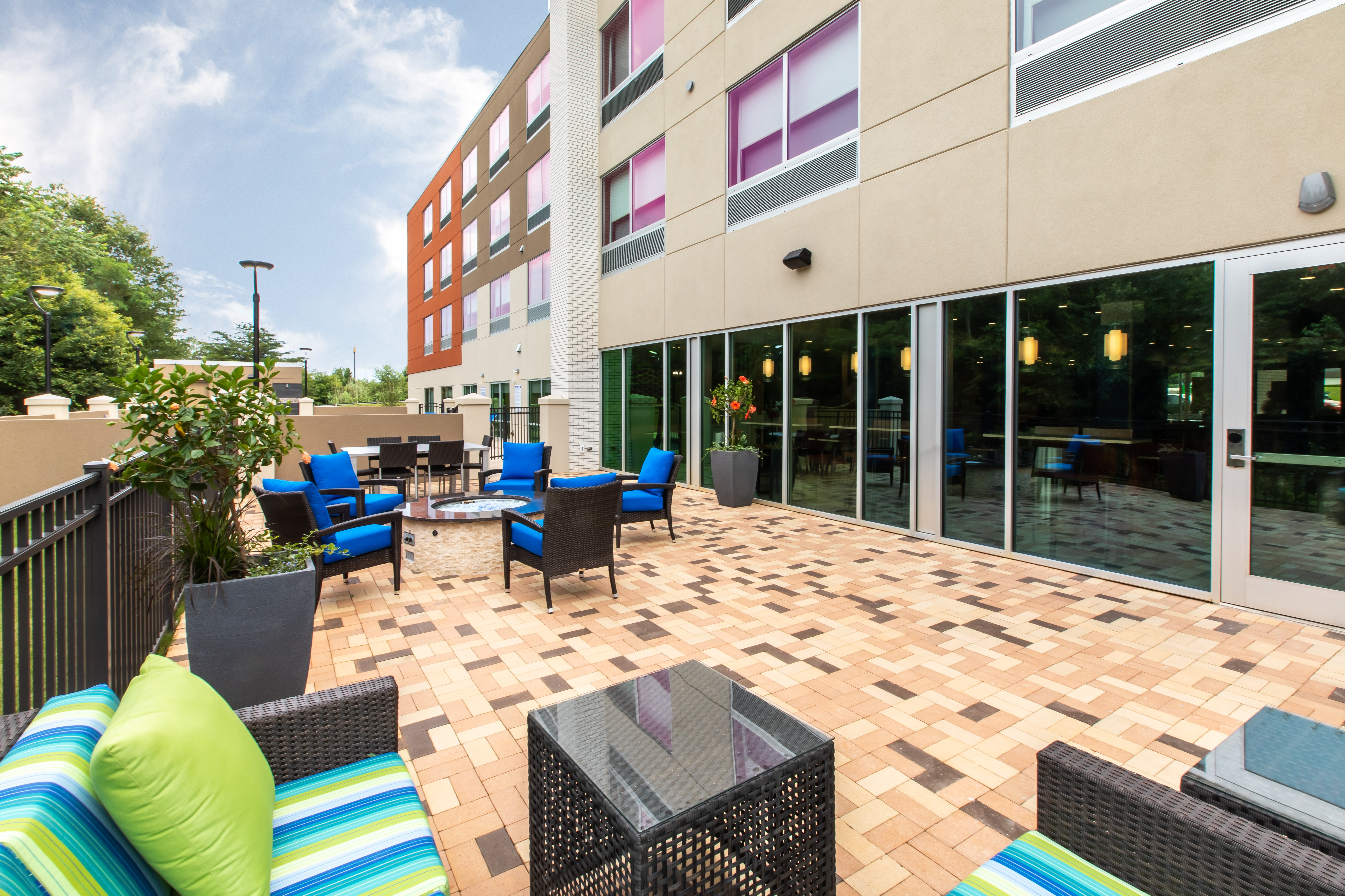 holiday inn express and suites greenville s piedmont by ihg