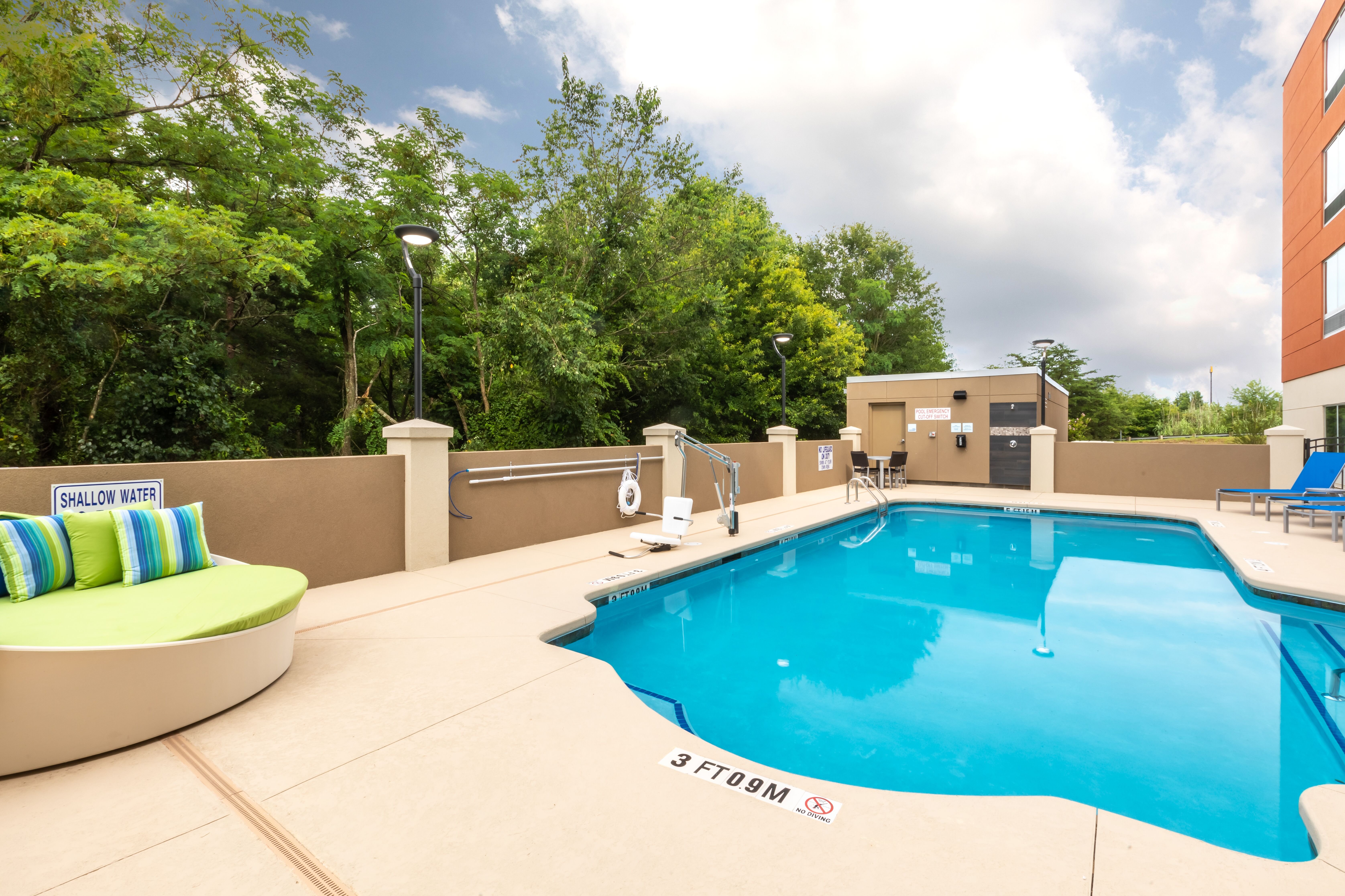 holiday inn express and suites greenville s piedmont by ihg