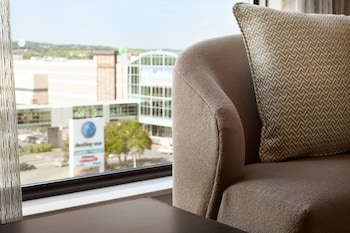 embassy suites by hilton syracuse destiny usa