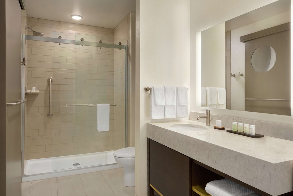 embassy suites by hilton syracuse destiny usa