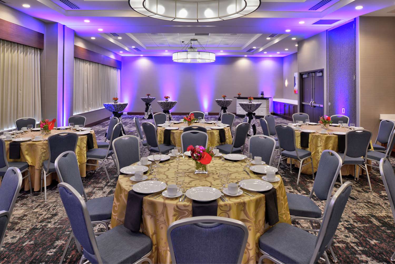 hilton garden inn little rock downtown