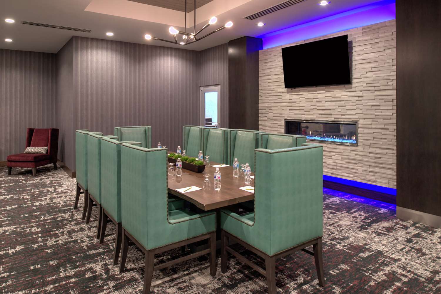 hilton garden inn little rock downtown