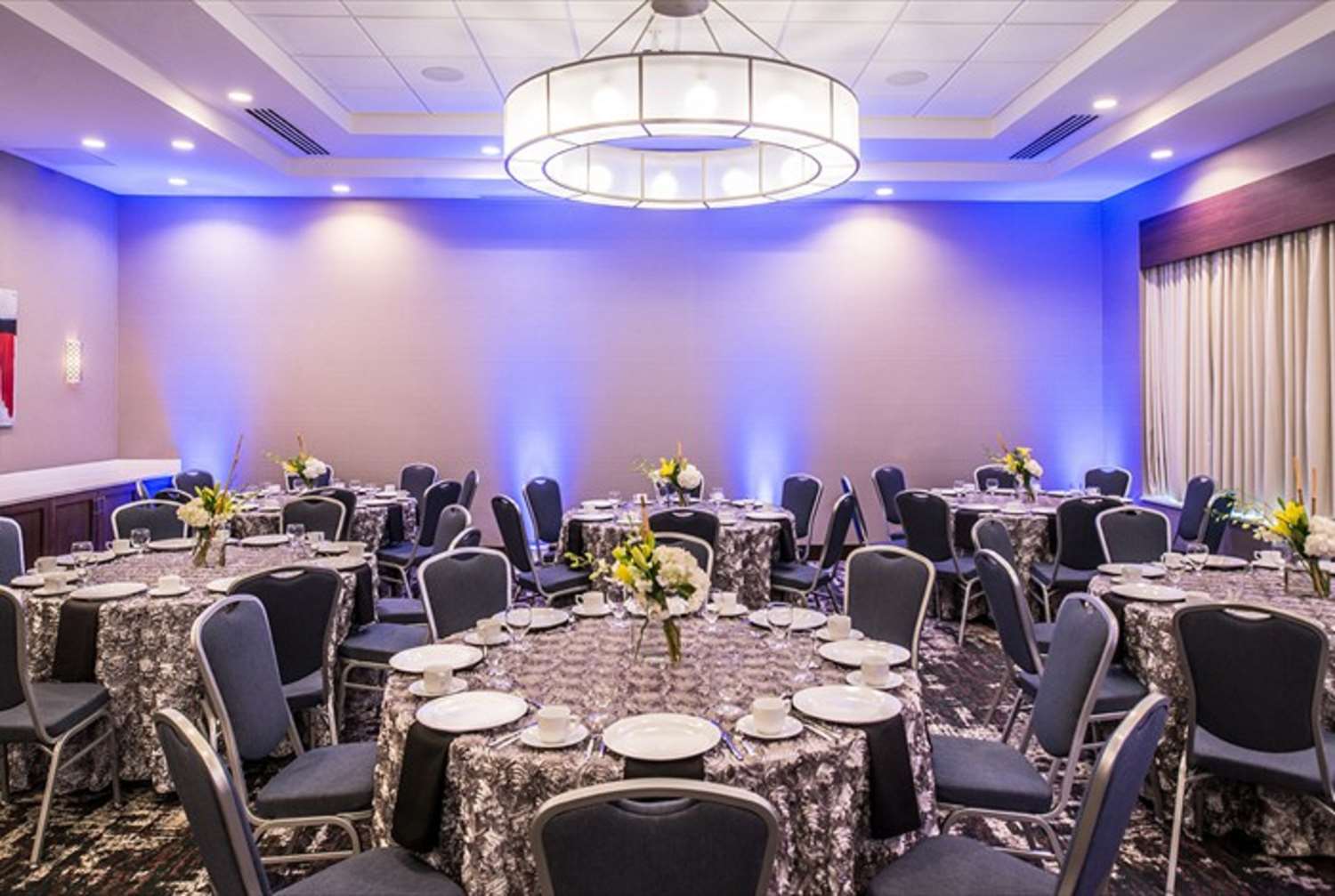 hilton garden inn little rock downtown