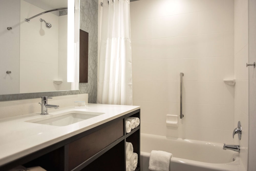 hilton garden inn louisville mall of st matthews