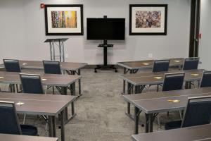 hilton garden inn louisville mall of st matthews