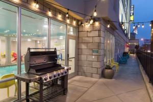 home2 suites by hilton louisville downtown nulu