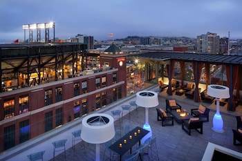 hotel via