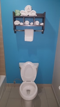 haven inn and suites willowbrook adults only