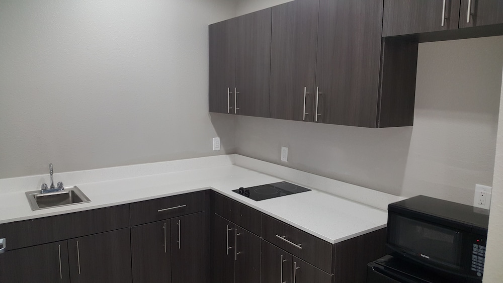 haven inn and suites willowbrook adults only