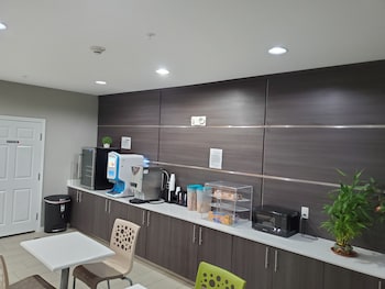 haven inn and suites willowbrook adults only