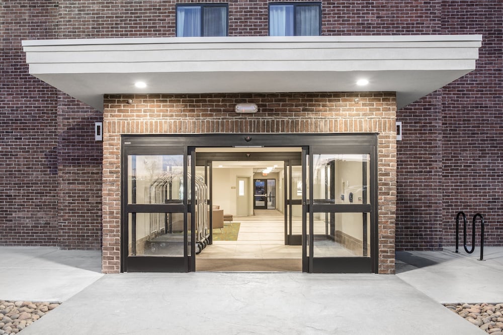 candlewood suites pueblo by ihg