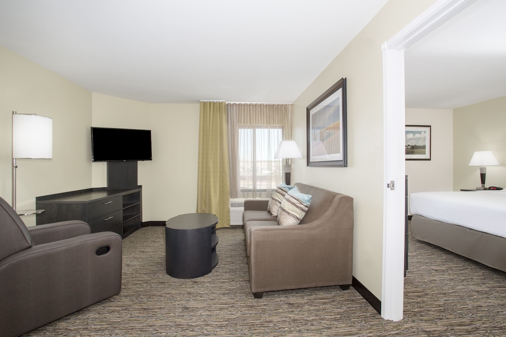 candlewood suites pueblo by ihg