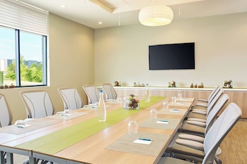 element west des moines