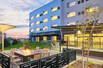 element west des moines