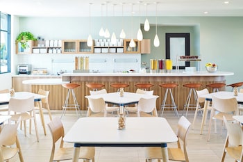 element west des moines