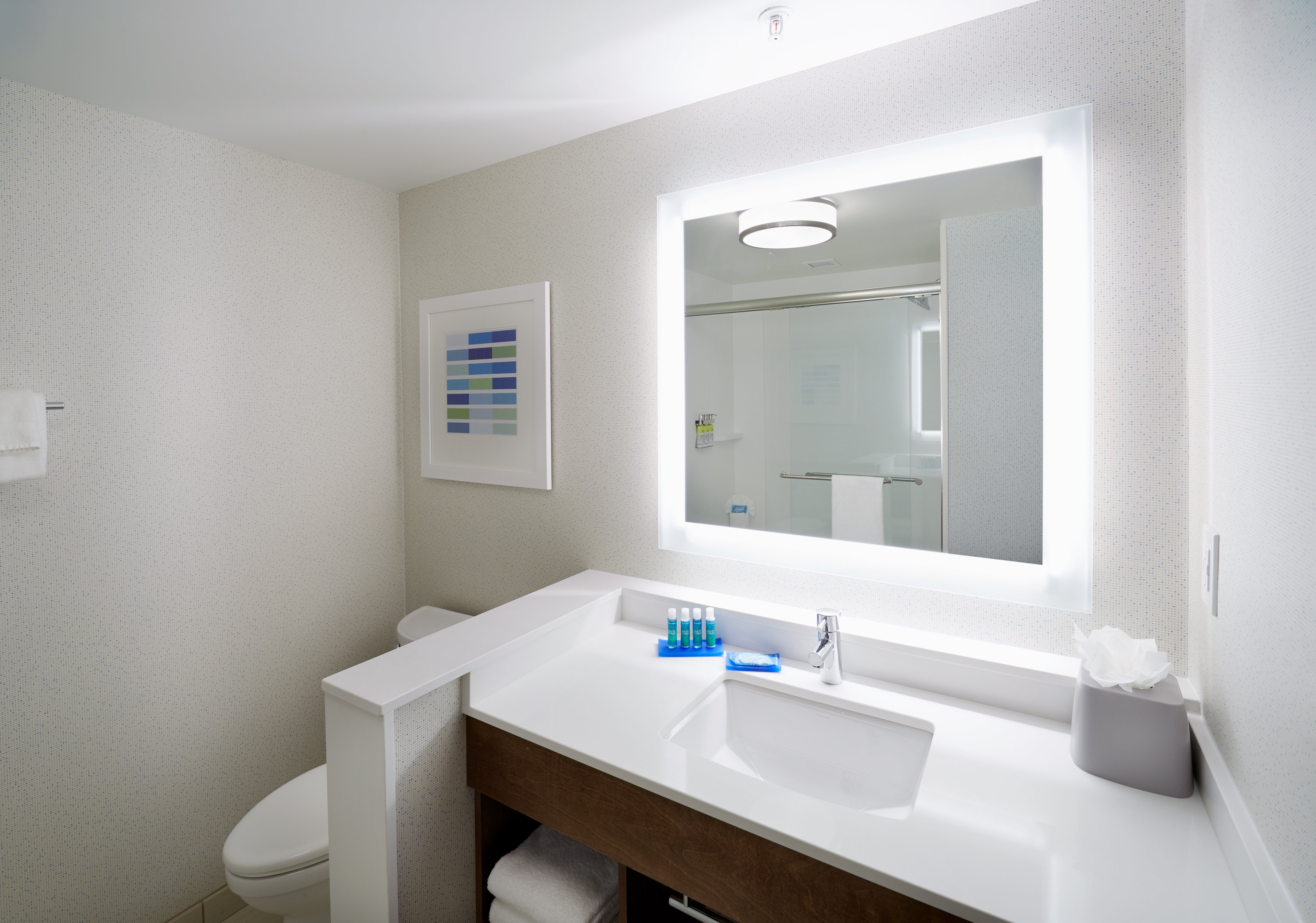 hol inn exp cincinnati north liberty way