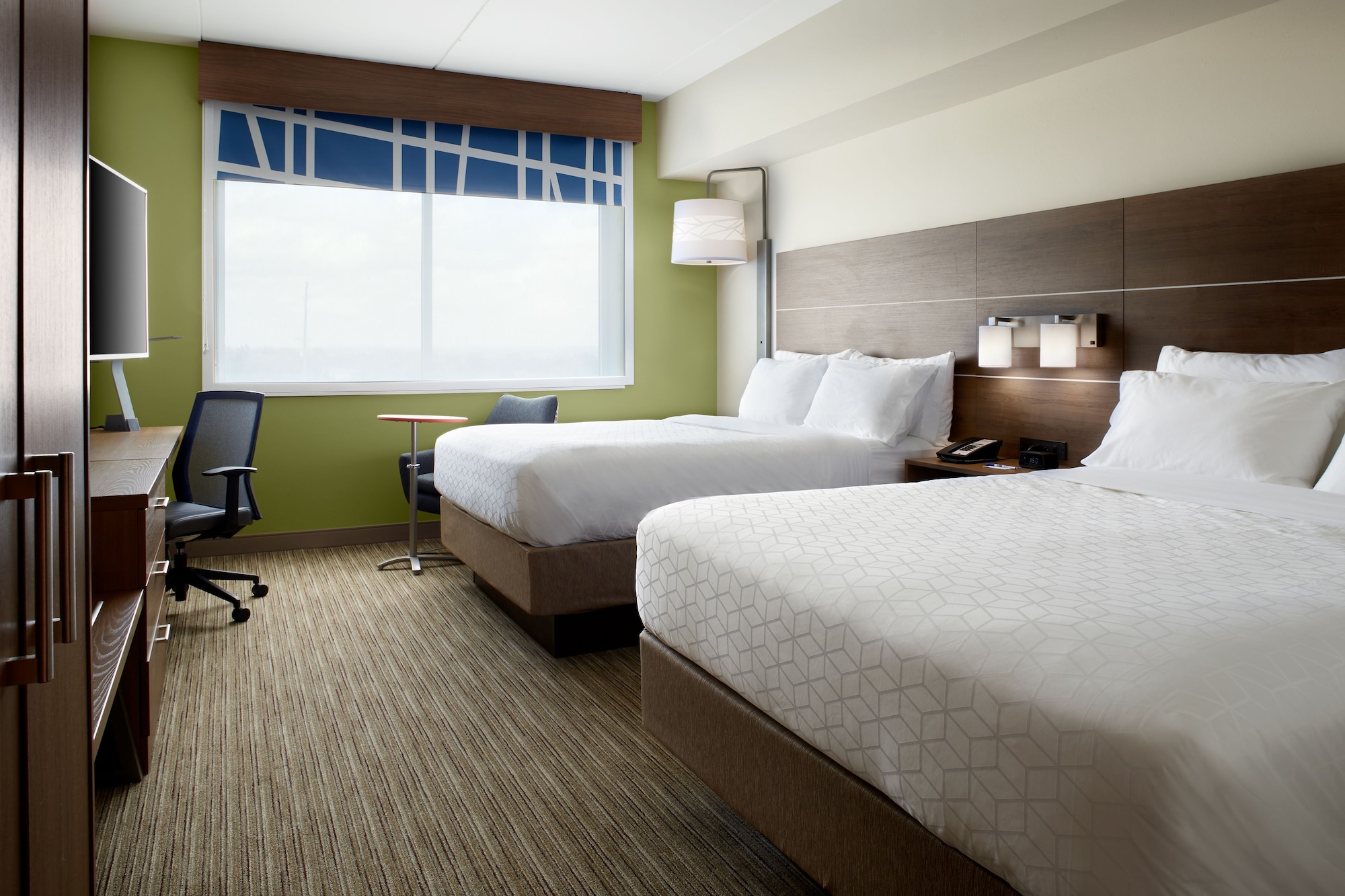 hol inn exp cincinnati north liberty way
