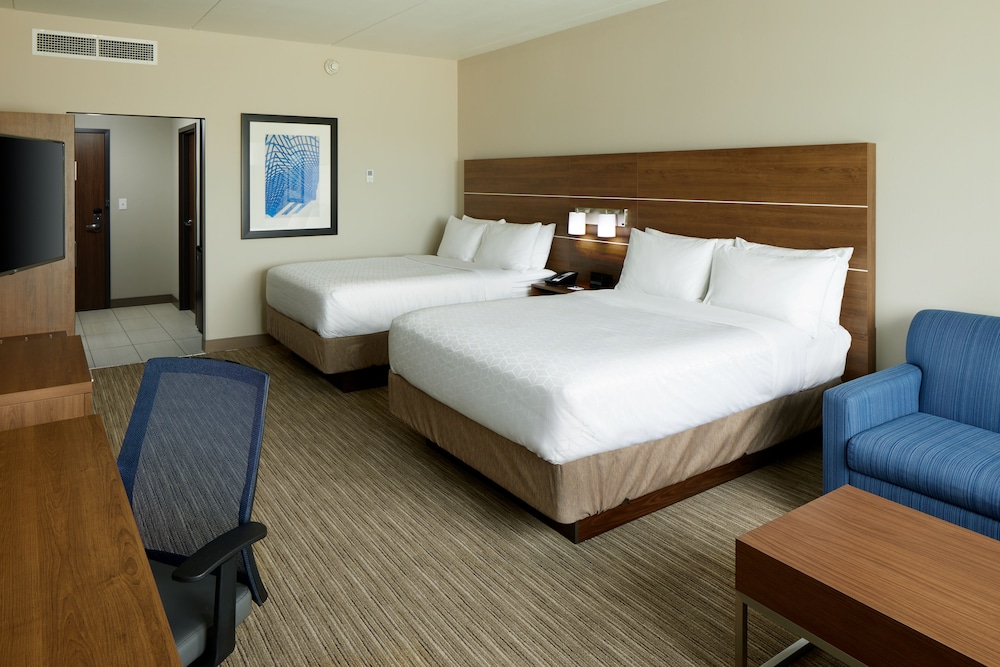 hol inn exp cincinnati north liberty way
