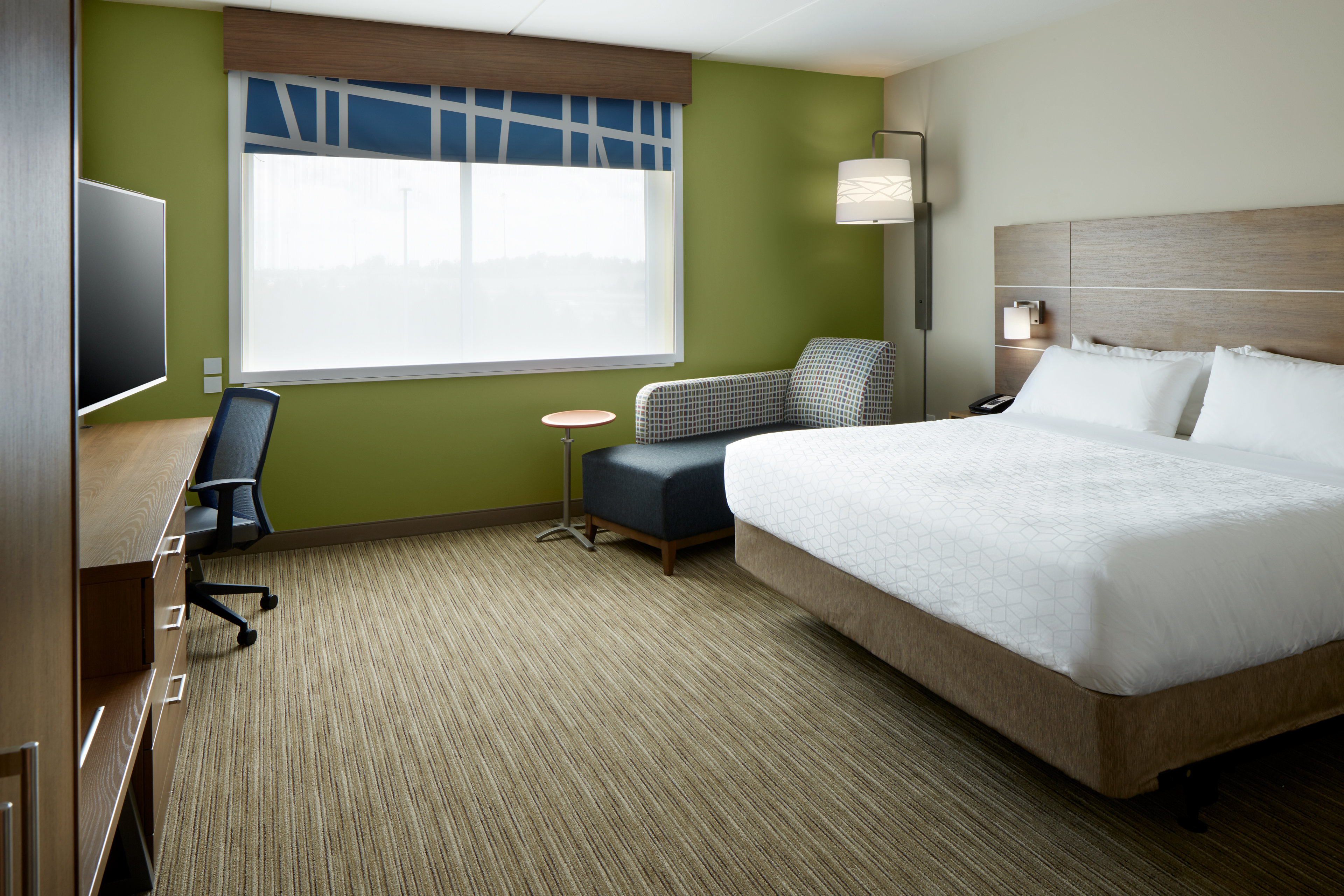 hol inn exp cincinnati north liberty way