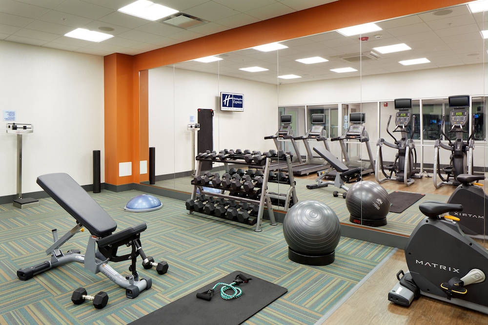 hol inn exp cincinnati north liberty way