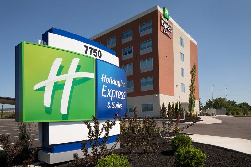 hol inn exp cincinnati north liberty way